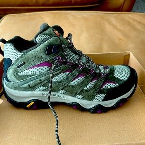 NIB Merrell MOAB 3 MID WP LICHEN/MULBERRY USA 10